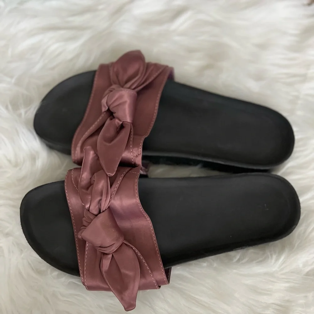 TORRID Mauve Satin Bow Pool Slides - Picture 3 of 8